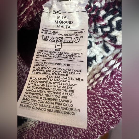 Old Navy Women’s Sweater size medium - Picture 4 of 4